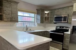 320 NW 61st Ave, Miami, FL 33126 - Photo 3