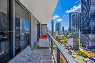 55 SW 9th St, Miami, FL 33130 - Photo 13