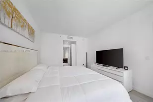 55 SW 9th St, Miami, FL 33130 - Photo 17