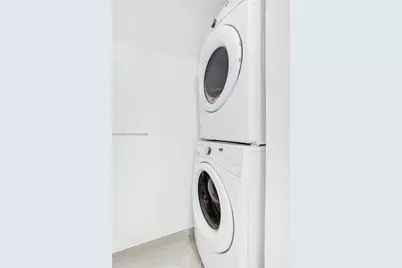 488 NE 18th St #5001, Miami, FL 33132 - Photo 5