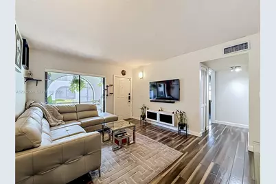 18296 Mediterranean Blvd #404, Hialeah, FL 33015 - Photo 7