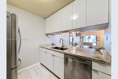 18296 Mediterranean Blvd #404, Hialeah, FL 33015 - Photo 13