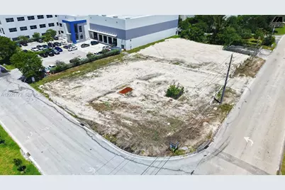 11501 NW 124th St, Medley, FL 33178 - Photo 11