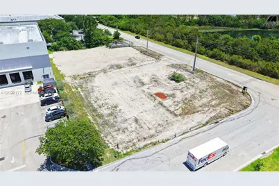 11501 NW 124th St, Medley, FL 33178 - Photo 9