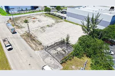 11501 NW 124th St, Medley, FL 33178 - Photo 5