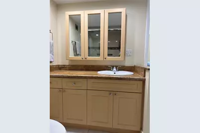 6039 Collins Ave #924, Miami Beach, FL 33140 - Photo 19