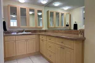 6039 Collins Ave, Miami Beach, FL 33140 - Photo 15