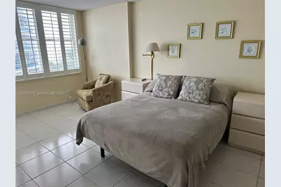 6039 Collins Ave #924, Miami Beach, FL 33140 - Photo 13