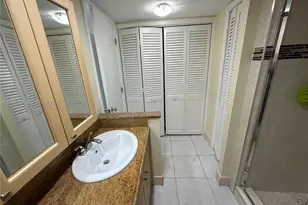 6039 Collins Ave, Miami Beach, FL 33140 - Photo 21