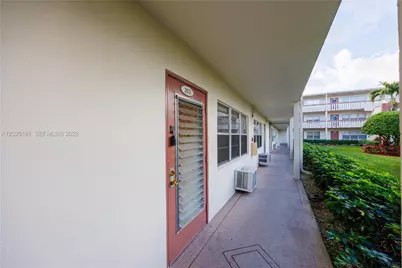 303 Preston H #303, Boca Raton, FL 33434 - Photo 3