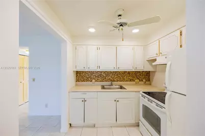 303 Preston H #303, Boca Raton, FL 33434 - Photo 11