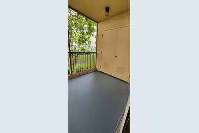 8333 Lake Dr #104, Doral, FL 33166 - Photo 9