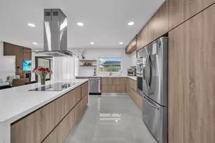 136 Greens Rd, Hollywood, FL 33021 - Photo 7