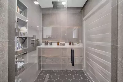 136 Greens Rd, Hollywood, FL 33021 - Photo 17
