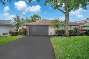 136 Greens Rd, Hollywood, FL 33021 - Photo 1