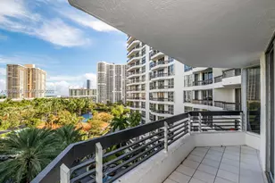 3600 Mystic Pointe Dr, Aventura, FL 33180 - Photo 3