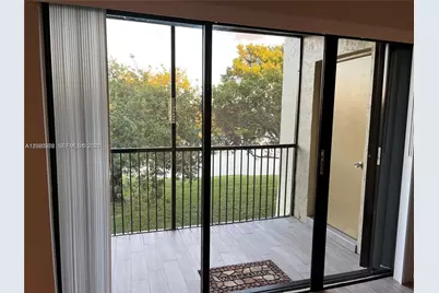 436 Lakeview Dr #203, Weston, FL 33326 - Photo 11