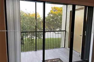 436 Lakeview Dr, Weston, FL 33326 - Photo 11
