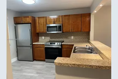 436 Lakeview Dr #203, Weston, FL 33326 - Photo 3