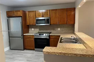 436 Lakeview Dr, Weston, FL 33326 - Photo 3