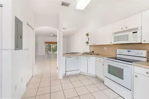 5610 NW 114th Pl, Doral, FL 33178 - Photo 9