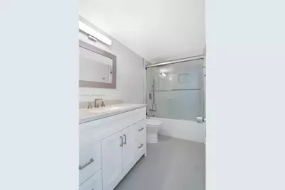8233 Harding Ave #508, Miami Beach, FL 33141 - Photo 17