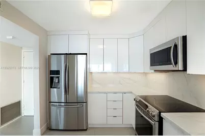 8233 Harding Ave #508, Miami Beach, FL 33141 - Photo 11