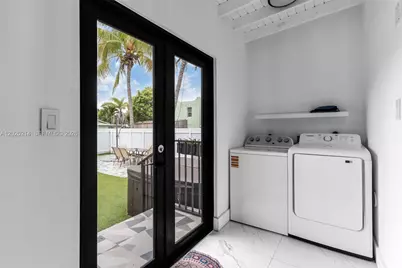 2171 NW 49th St, Miami, FL 33142 - Photo 13