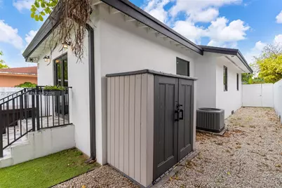 2171 NW 49th St, Miami, FL 33142 - Photo 23