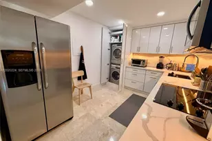 1420 Brickell Bay Dr, Miami, FL 33131 - Photo 7
