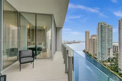 300 Biscayne Boulevard Way #2305W, Miami, FL 33131 - Photo 9