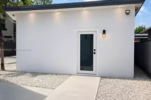 1733 NW 16th St, Miami, FL 33125 - Photo 17