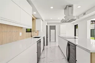 112 E 1st Ct, Miami Beach, FL 33139 - Photo 13