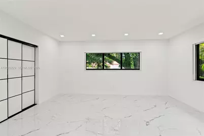 112 E 1st Ct, Miami Beach, FL 33139 - Photo 65