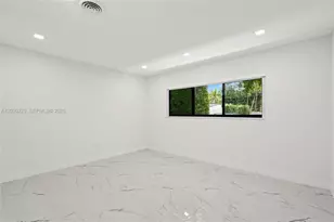 112 E 1st Ct, Miami Beach, FL 33139 - Photo 67