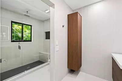 112 E 1st Ct, Miami Beach, FL 33139 - Photo 69