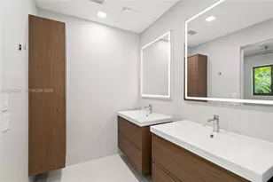 112 E 1st Ct, Miami Beach, FL 33139 - Photo 75