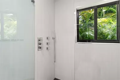 112 E 1st Ct, Miami Beach, FL 33139 - Photo 67