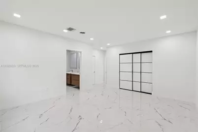 112 E 1st Ct, Miami Beach, FL 33139 - Photo 73
