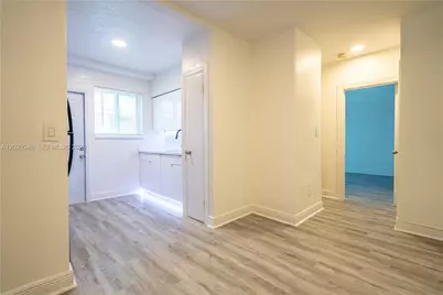 7325 Carlyle Ave #9, Miami Beach, FL 33141 - Photo 1
