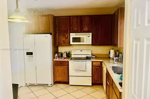 9620 Roundstone Cir, Other City - In The State Of Florida, FL 33967 - Photo 9