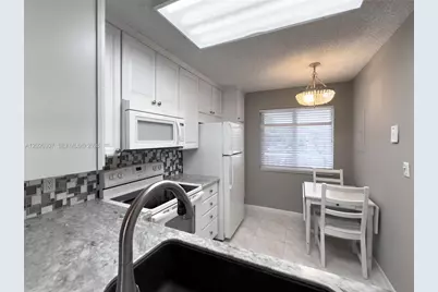 7145 Huntington Ln #303, Delray Beach, FL 33446 - Photo 5