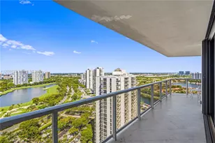 20281 E Country Club Dr, Aventura, FL 33180 - Photo 9
