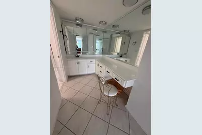 6039 Collins Ave #1236, Miami Beach, FL 33140 - Photo 13