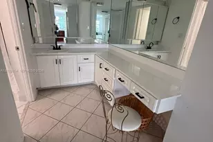 6039 Collins Ave, Miami Beach, FL 33140 - Photo 13
