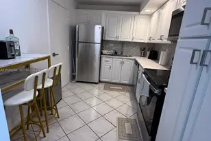 6039 Collins Ave, Miami Beach, FL 33140 - Photo 9