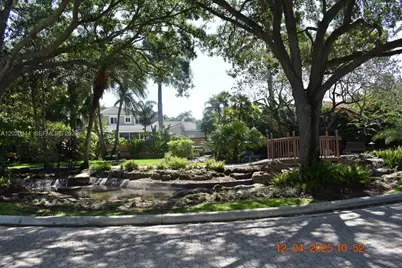 12044 NW 9th Pl, Coral Springs, FL 33071 - Photo 11