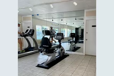 7470 Miami Lakes Dr #B208, Miami Lakes, FL 33014 - Photo 23