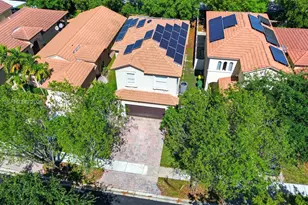 977 NE 37th Pl, Homestead, FL 33033 - Photo 3