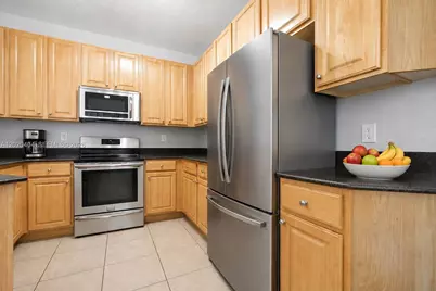 977 NE 37th Pl, Homestead, FL 33033 - Photo 9